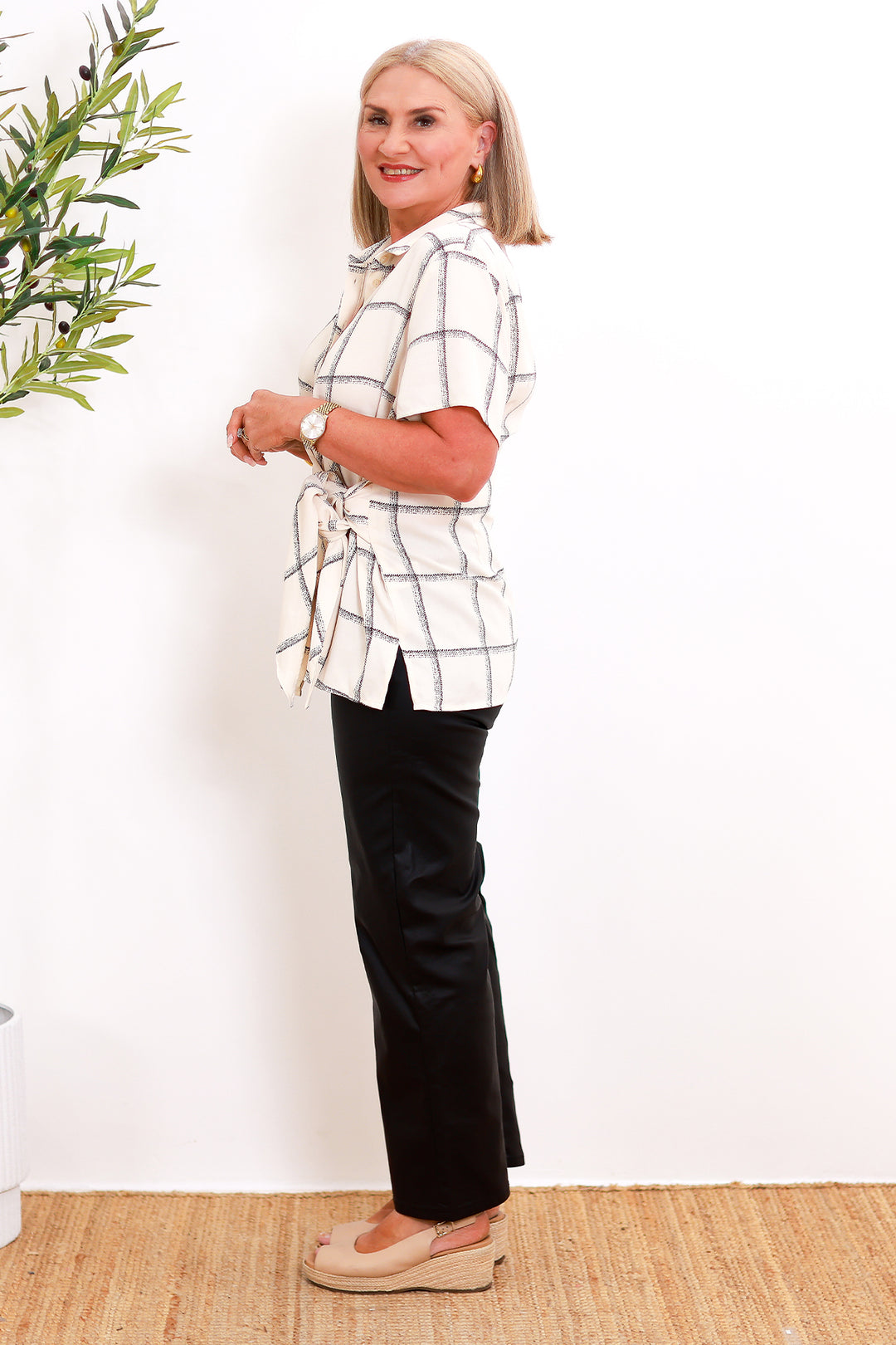 Nova Short Sleeve Shirt | ON TRACK