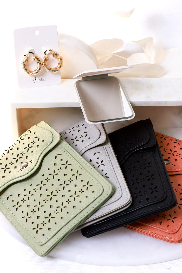 Luxe Escape Gift - Free Includes Bag & Earrings