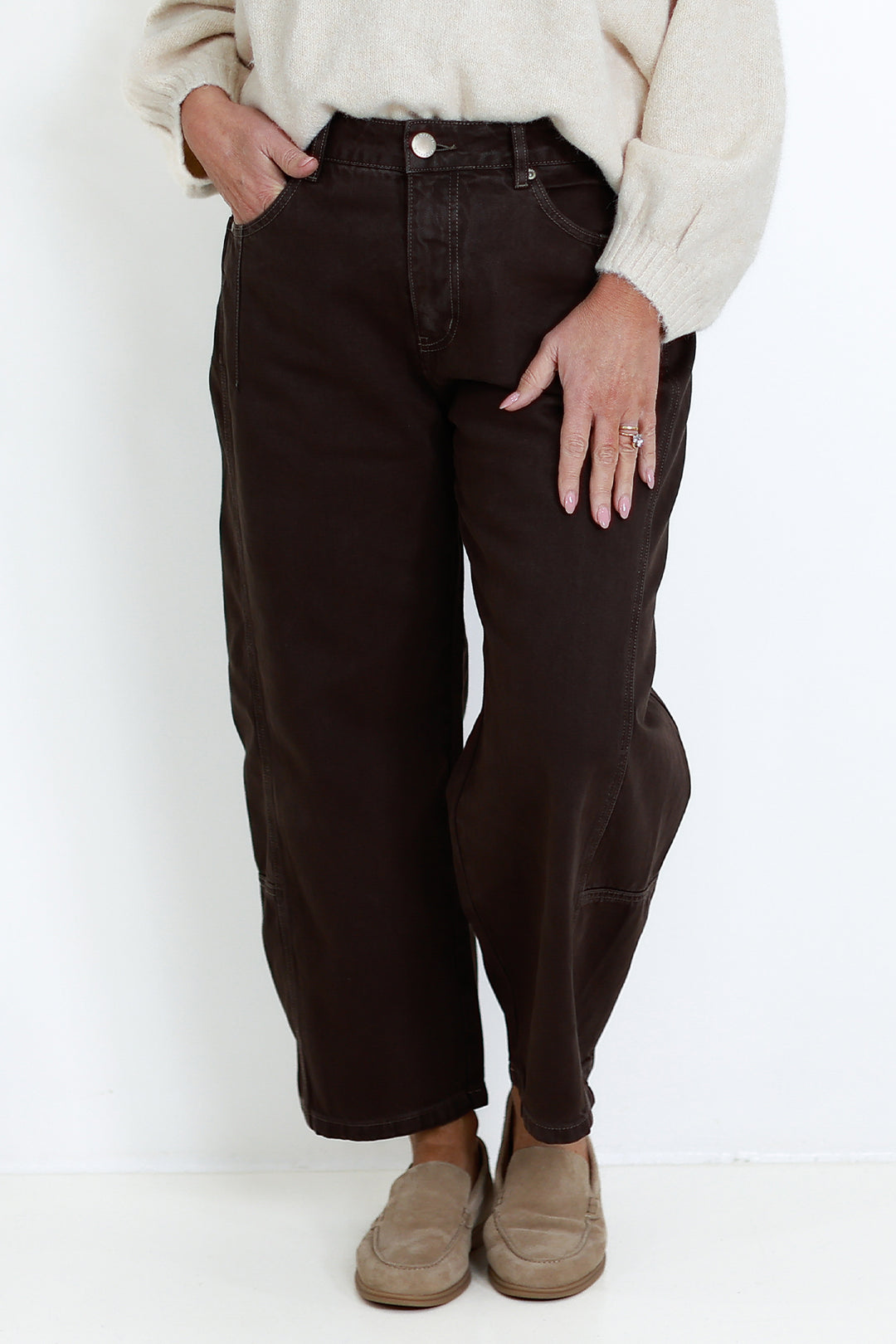 Demi Barrel Jean | DARK CHOC