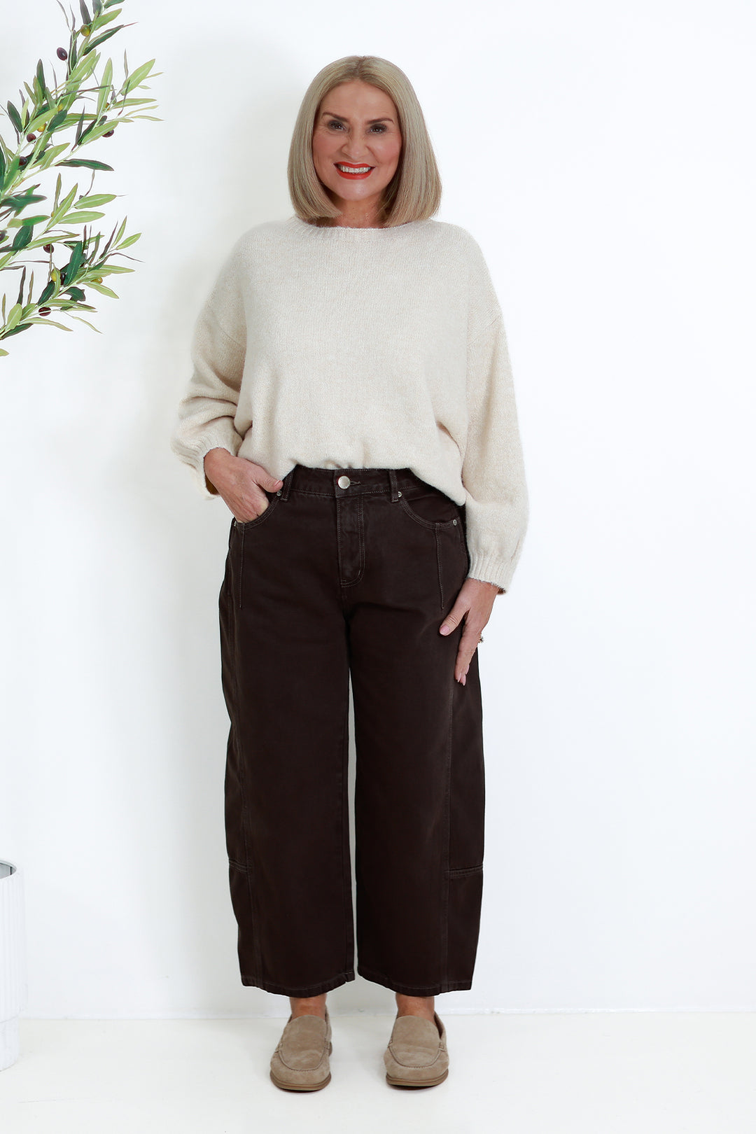 Demi Barrel Jean | DARK CHOC