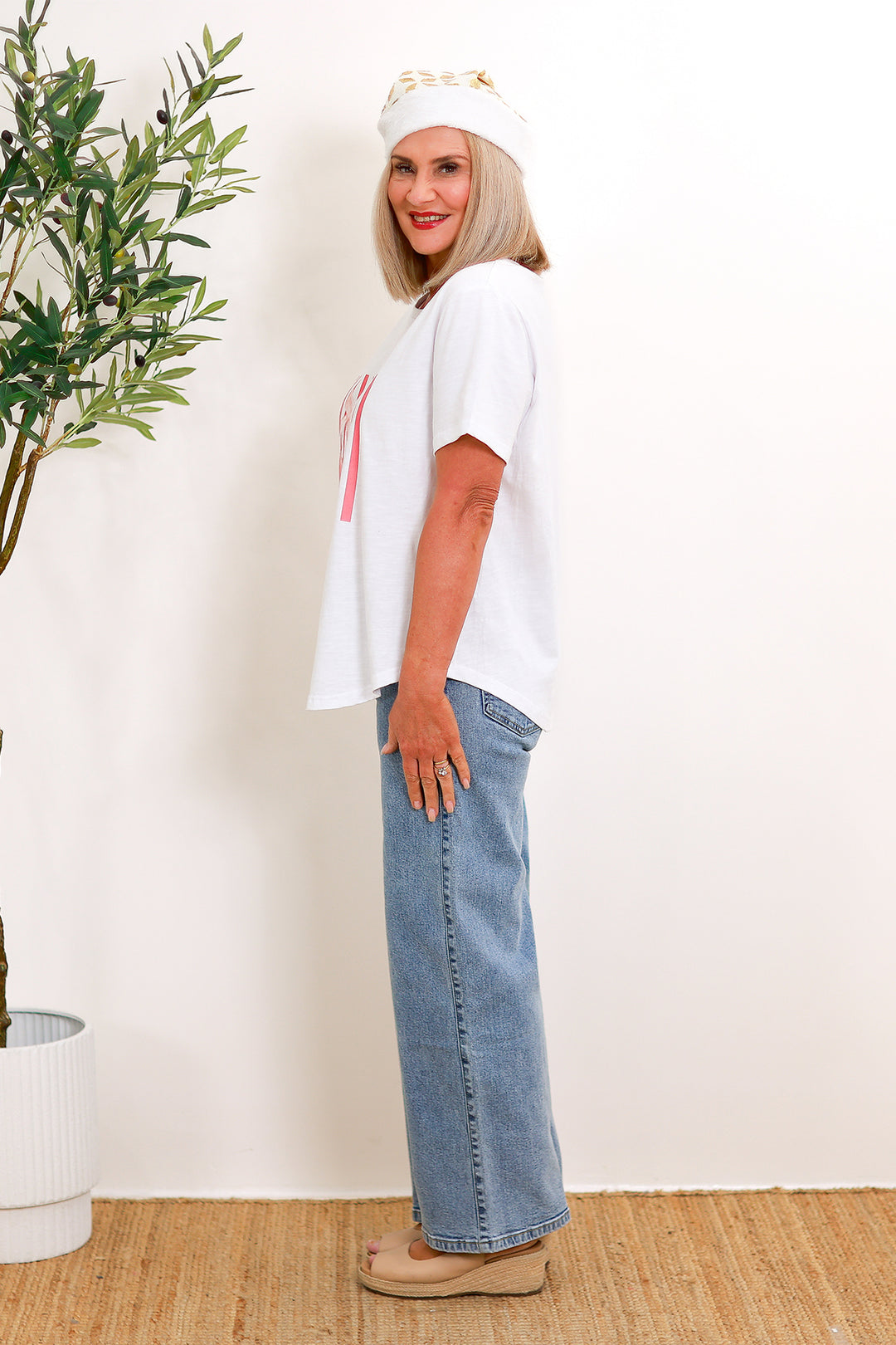 HO HO Christmas T-Shirt | WHITE