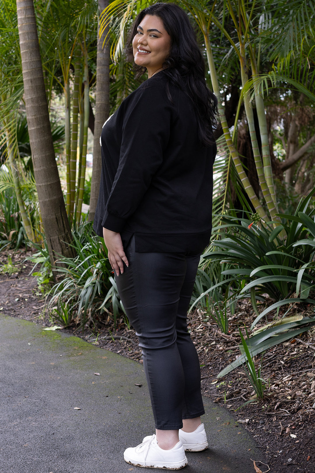 Daisy Crew | BLACK Taupe