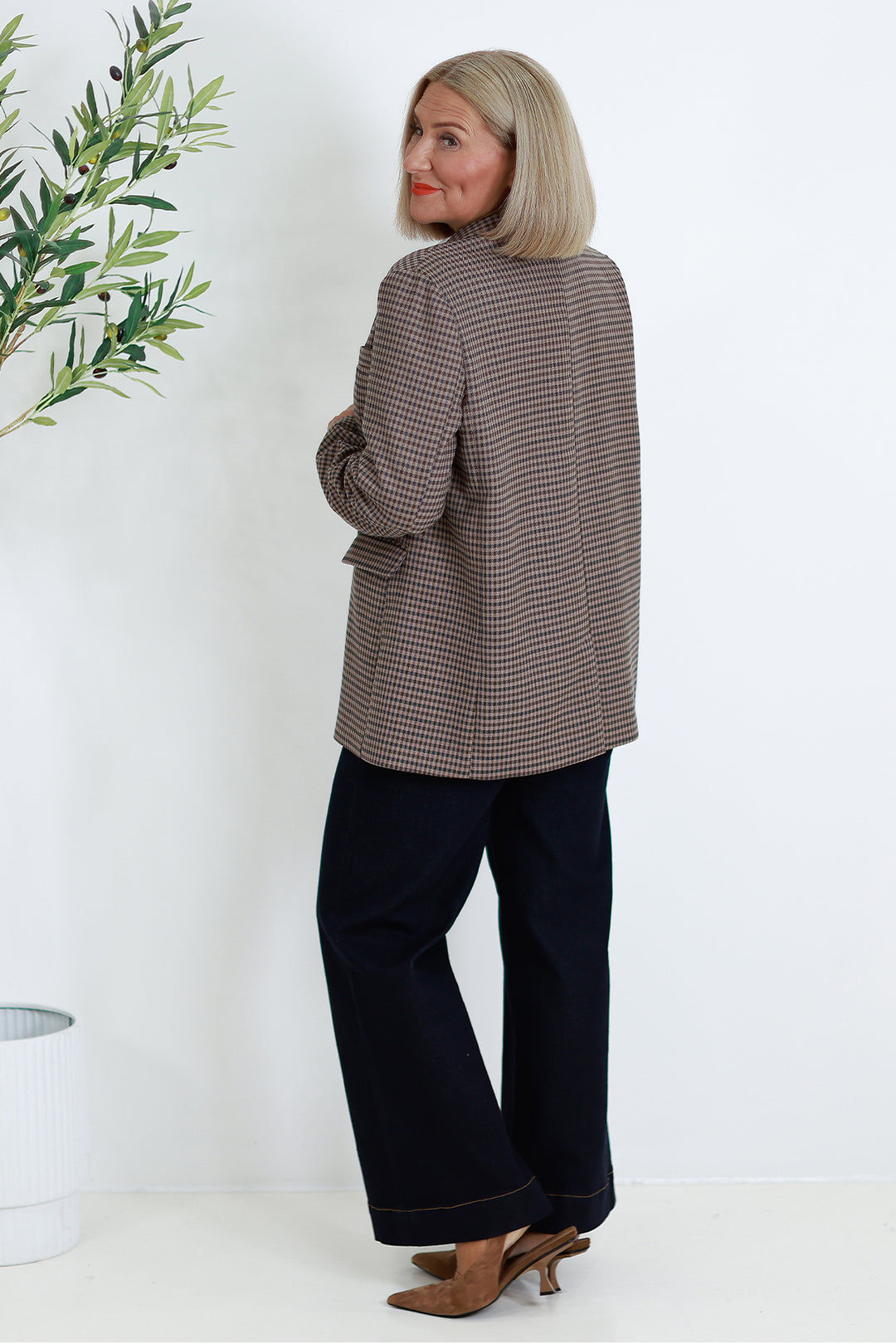 Eden Stretch Blazer |  PLAID NAVY & CHOC