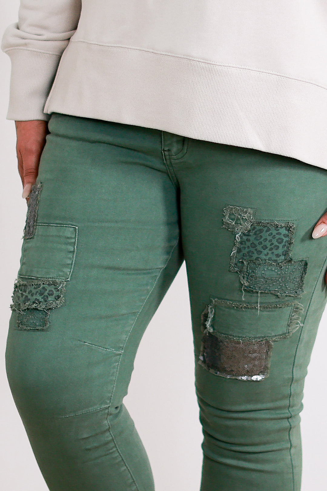 New York Glam Stretch Jean | KHAKI