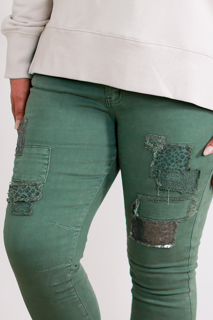 New York Glam Stretch Jean | KHAKI