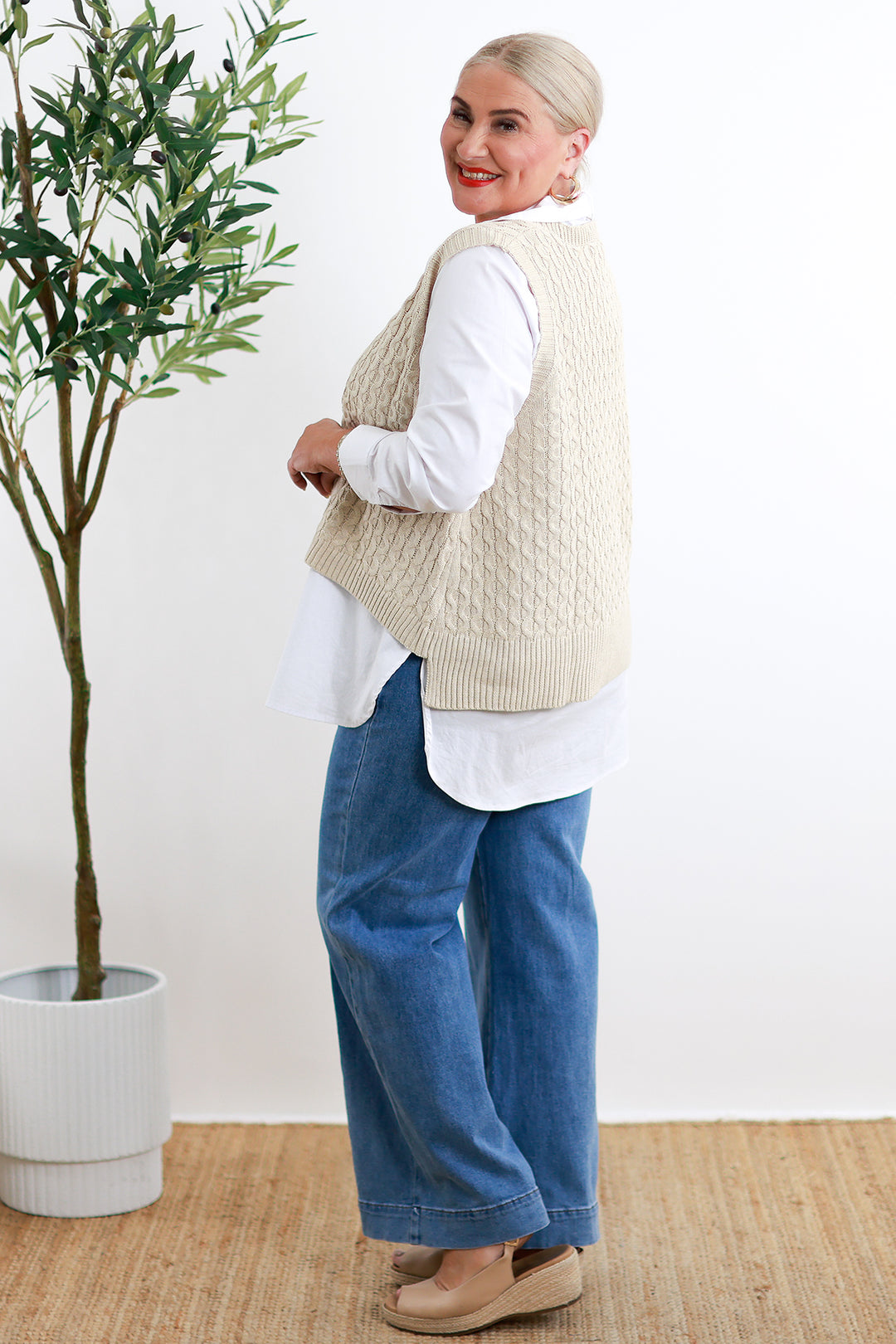 Huntress Slouch Vest | Oat & Black