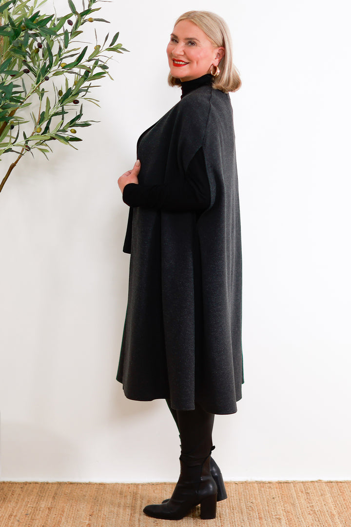 Vercelli Sleeveless Coat | Charcoal
