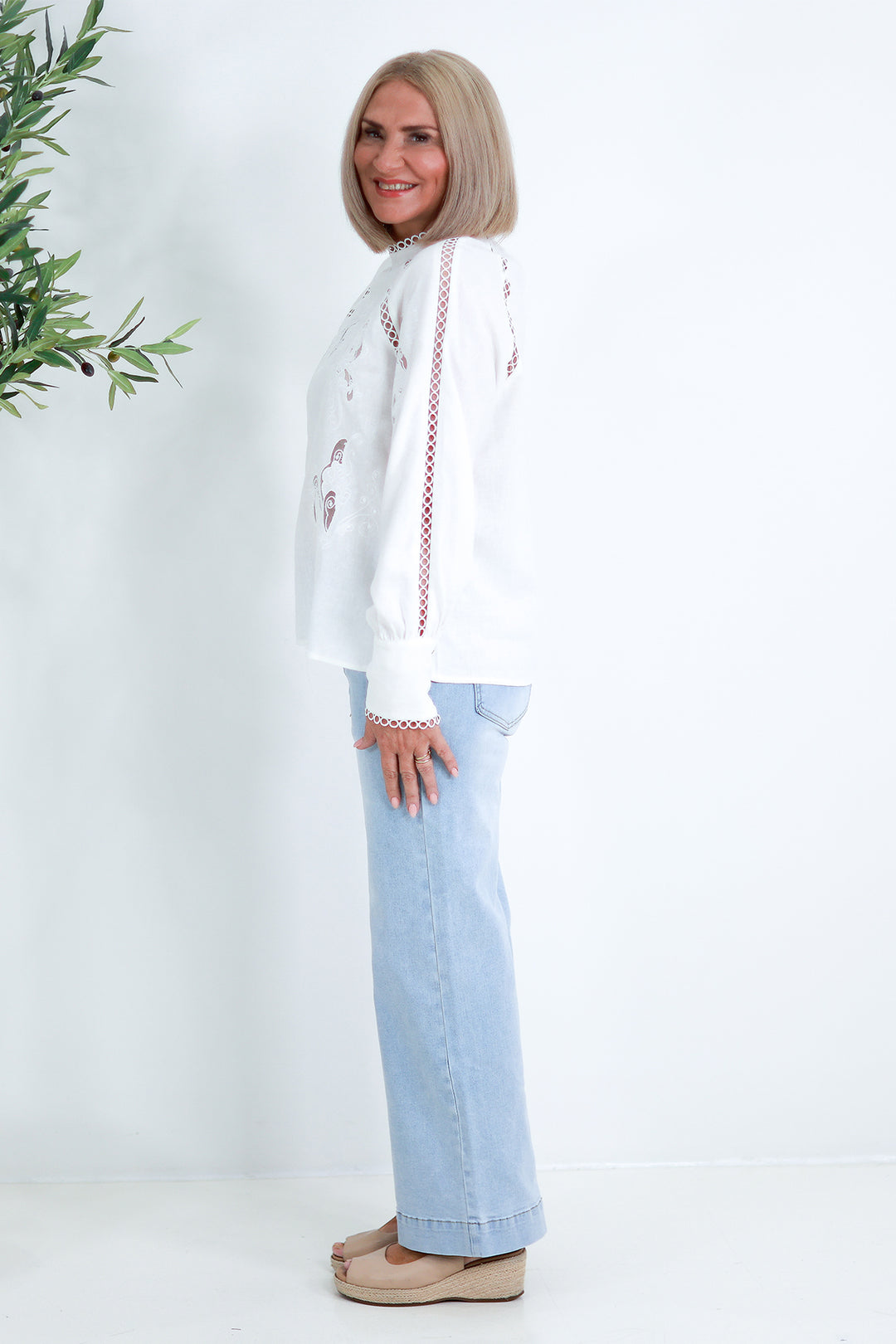 Aven Embroidered Blouse | WHITE