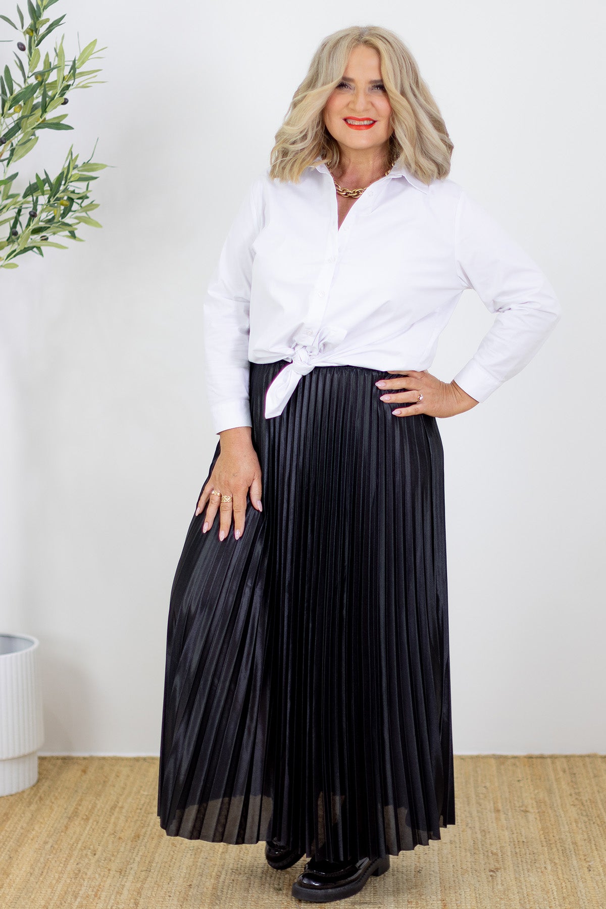 Black pleated skirt au shop