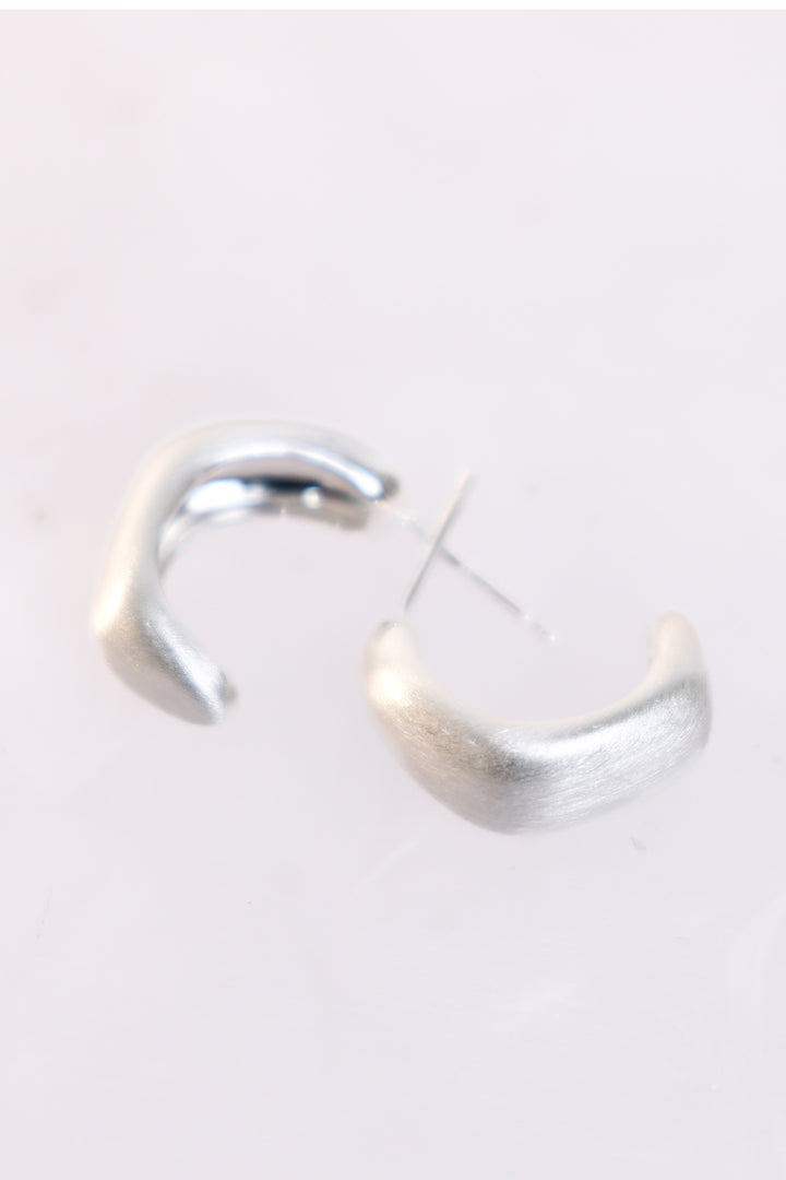 Heritage Satin Earring | SILVER HOOP