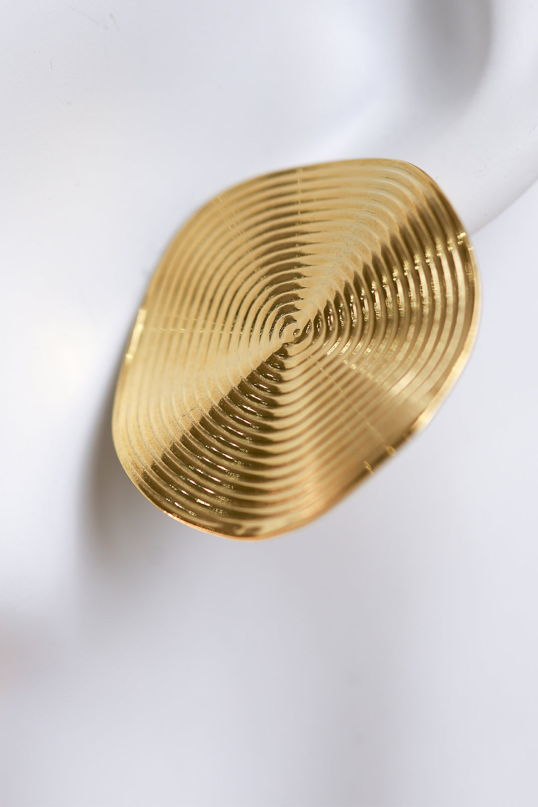 Melenia Clip On Earring | ROUND CLIP