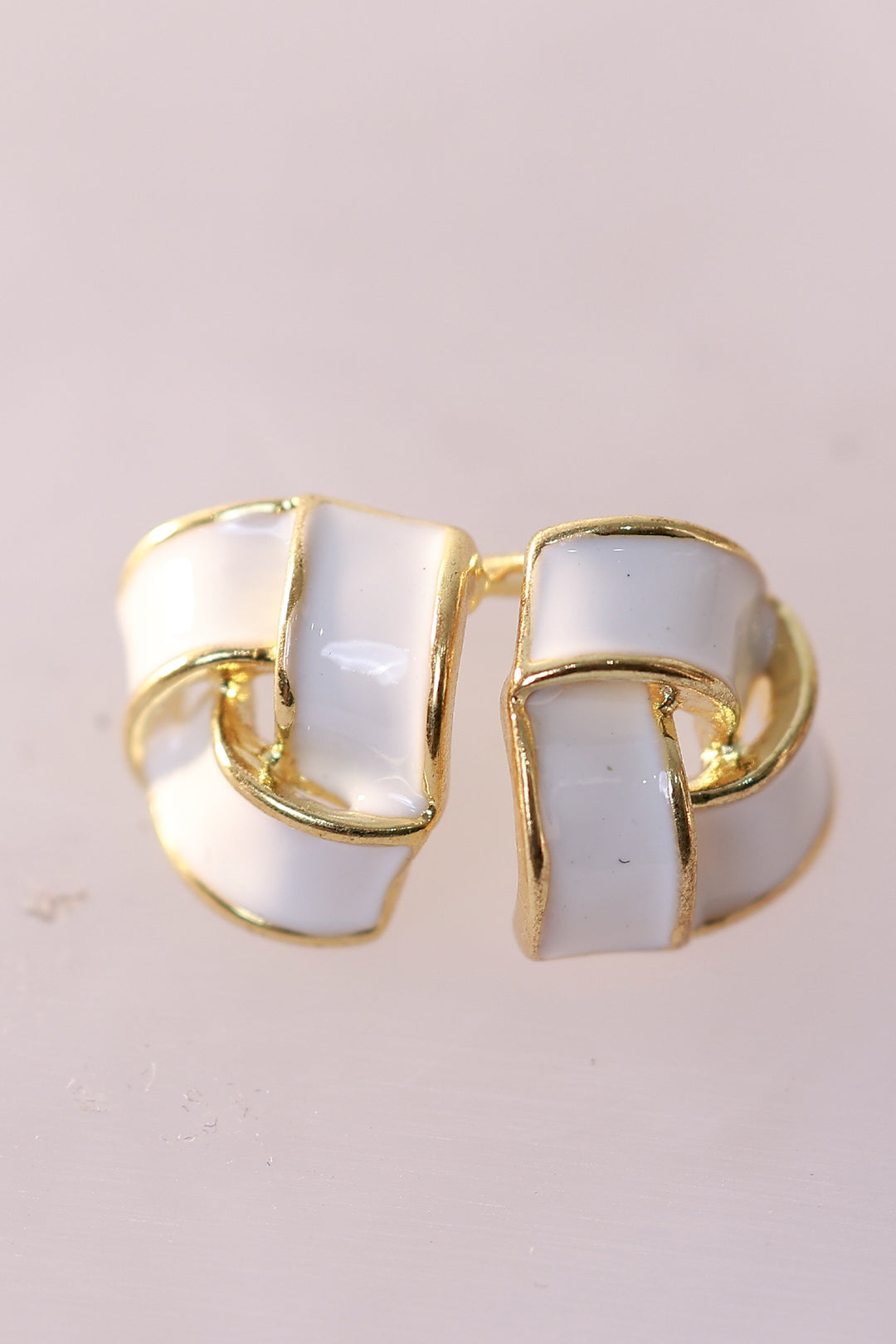 Parisio Twist Earring | WHITE