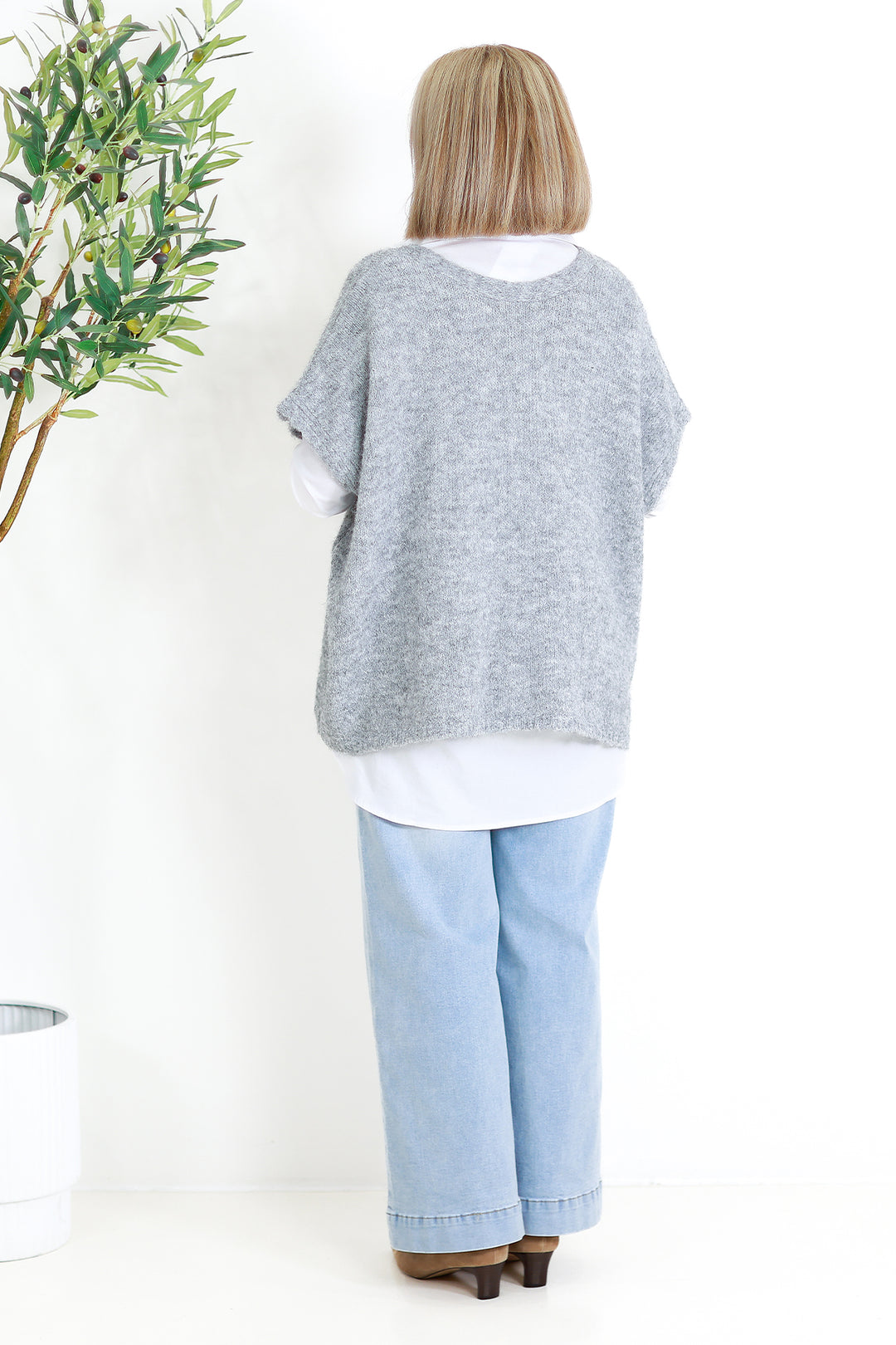 Lara Vest | GREY