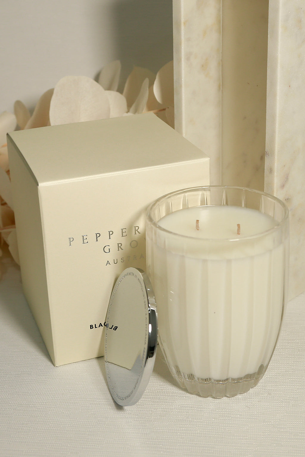 PEPPERMINT GROVE CANDLE 370G BLACK ORCHID AND GINGER
