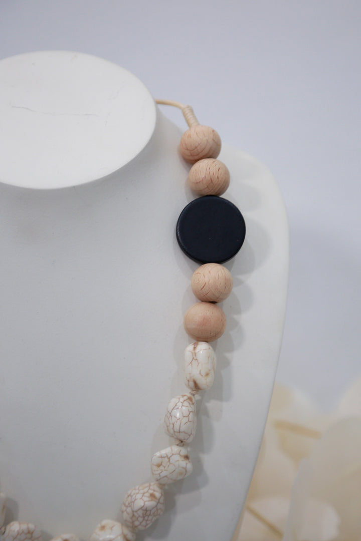 Robe Necklace | Natural w Black