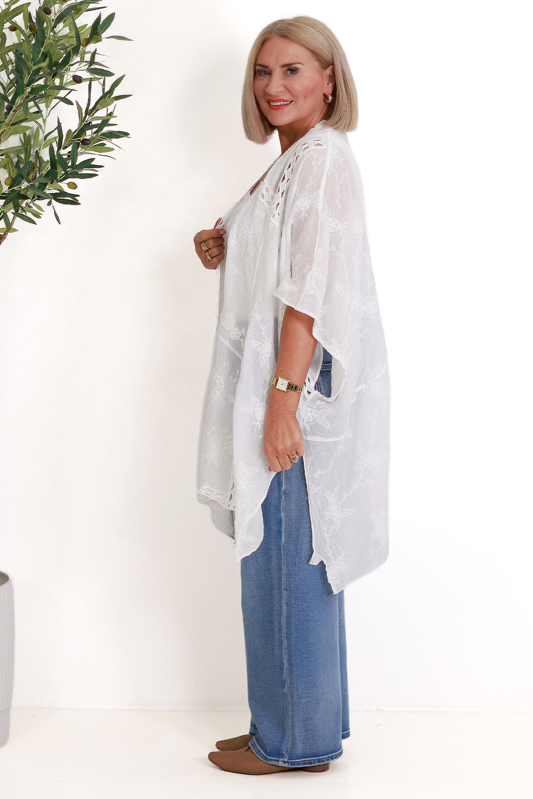 Melodie Cape | WHITE