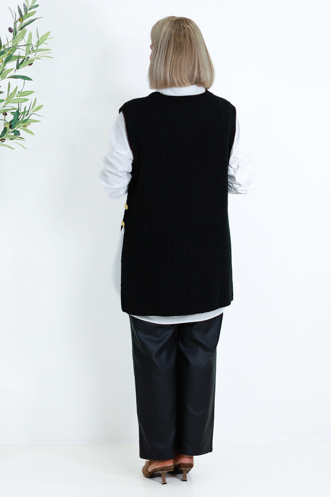 NEW Round Neck Vest | BLACK