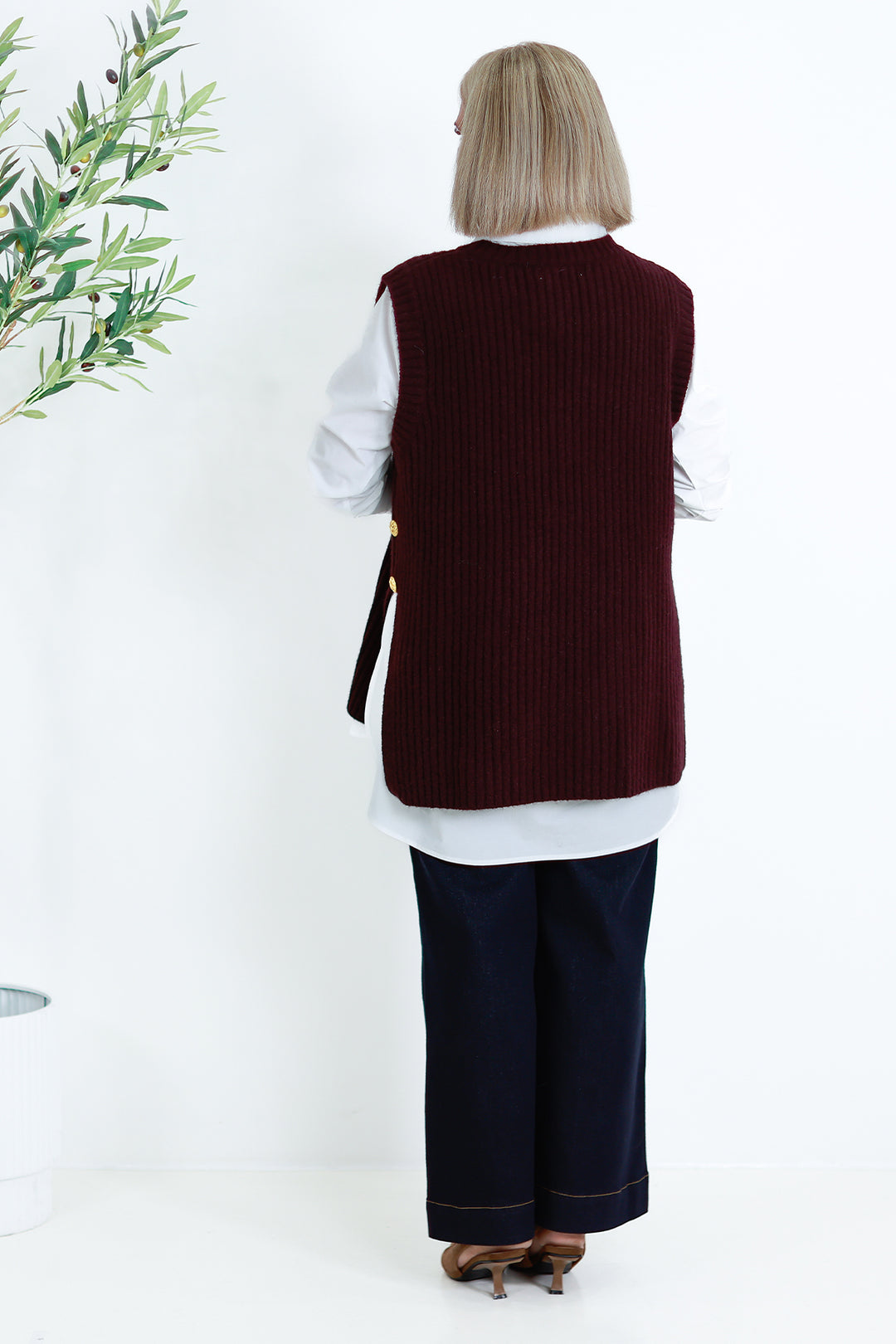 NEW Round Neck Vest | WINE