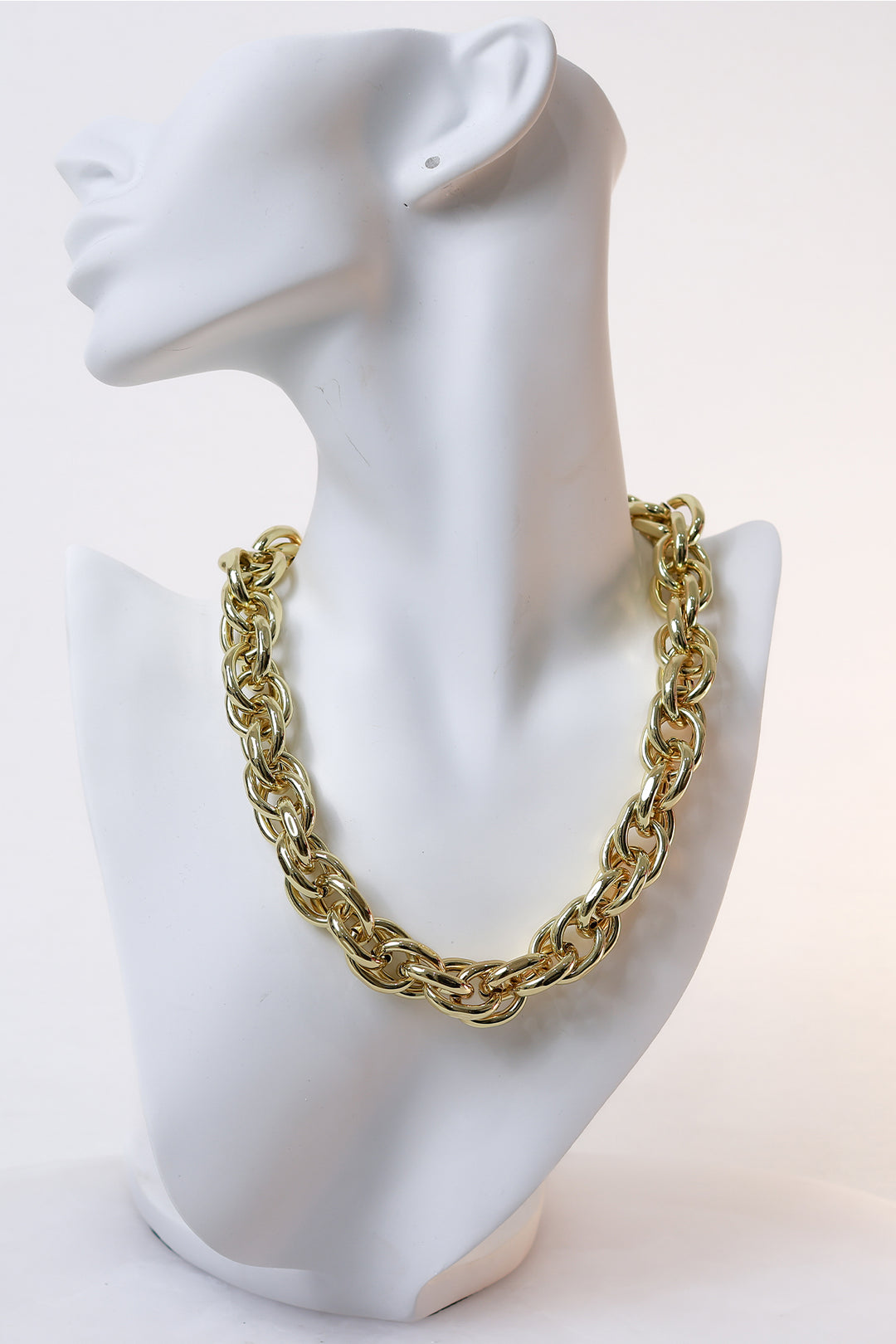 Classic Interlink Chain T Bar Gold