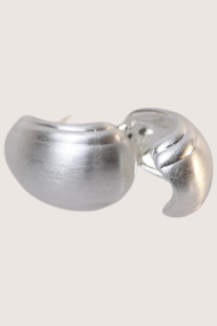 Solara Curve Earring | HOOP