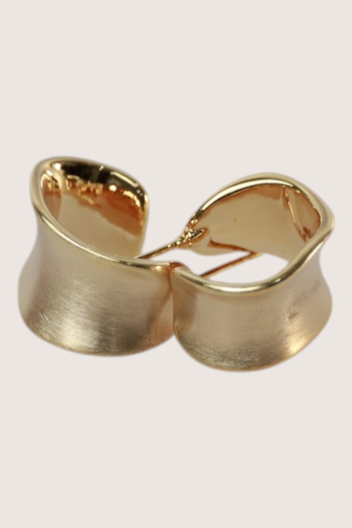 Elysain Arc Earring | STUD