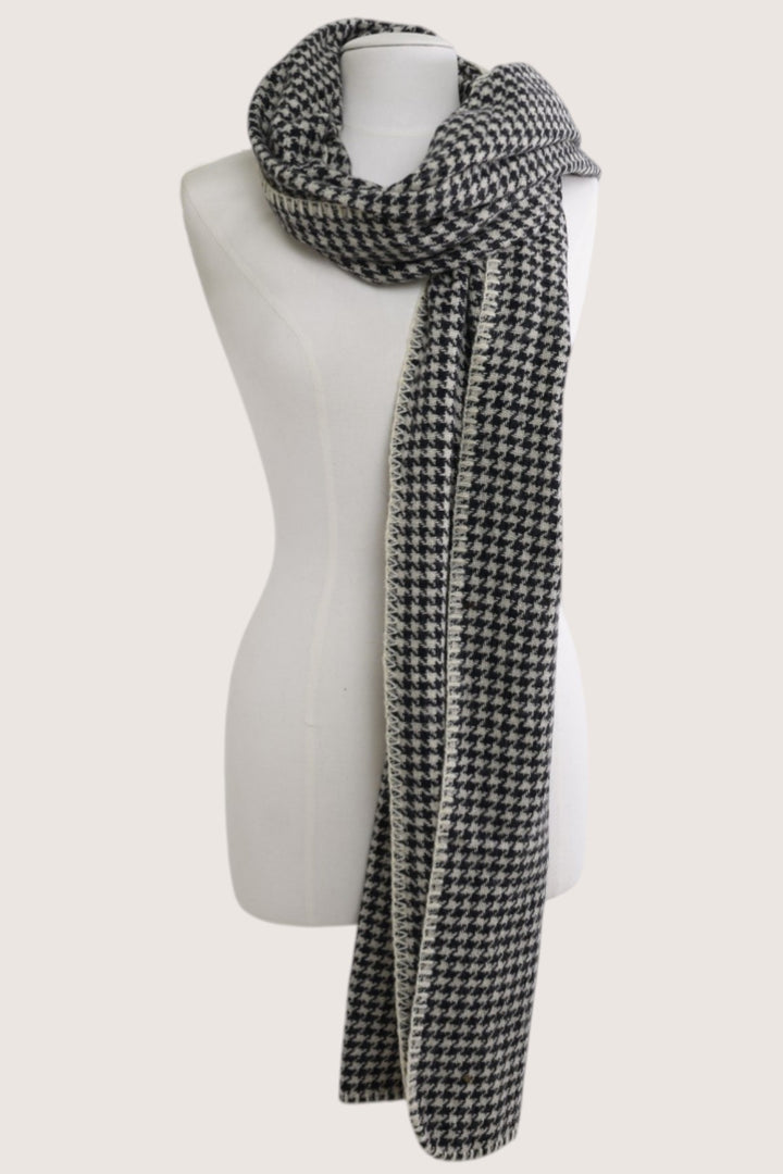 Cassidy Houndstooth Scarf | CHARCOAL
