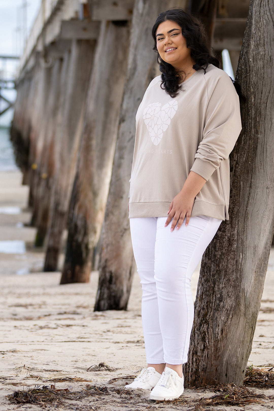 Young Hearts Crew | TAUPE