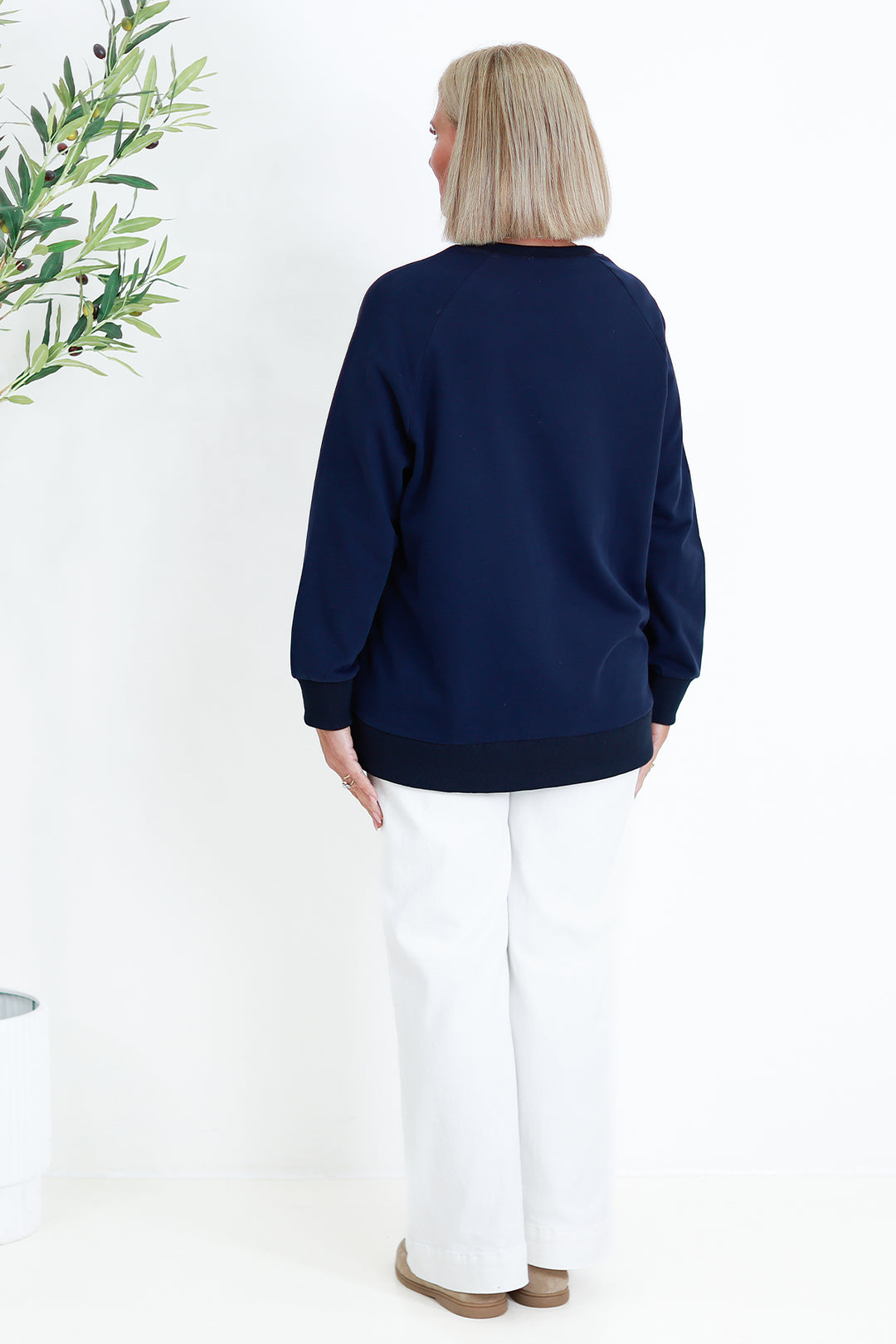 NEW Young Hearts Crew | NAVY BLUE