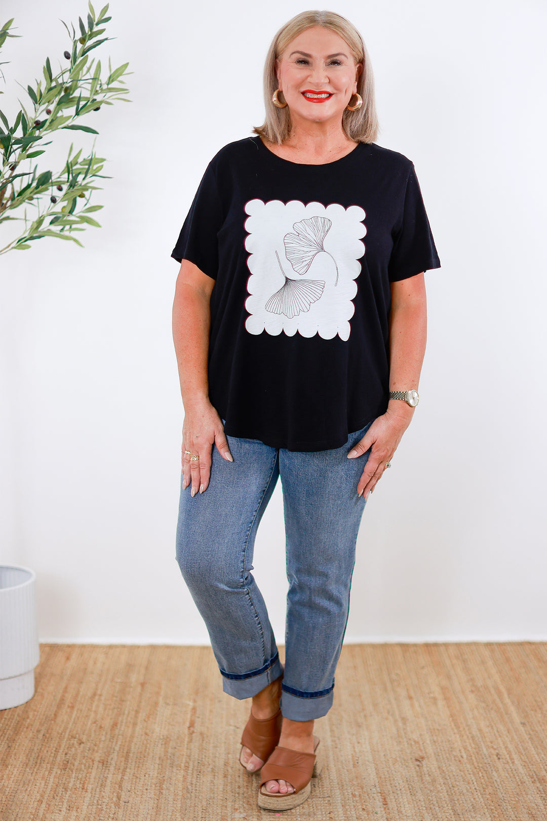 Fan Print T-Shirt | BLACK