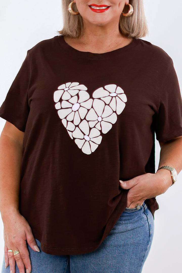 Young Hearts T-shirt | CHOC BROWN